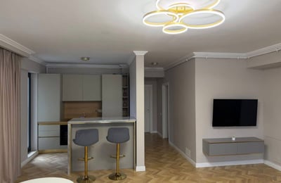 Аренда комфортных 3-комнатных апартаментов с видом на море, 75 м², Мамаия, Констанца, Румыния